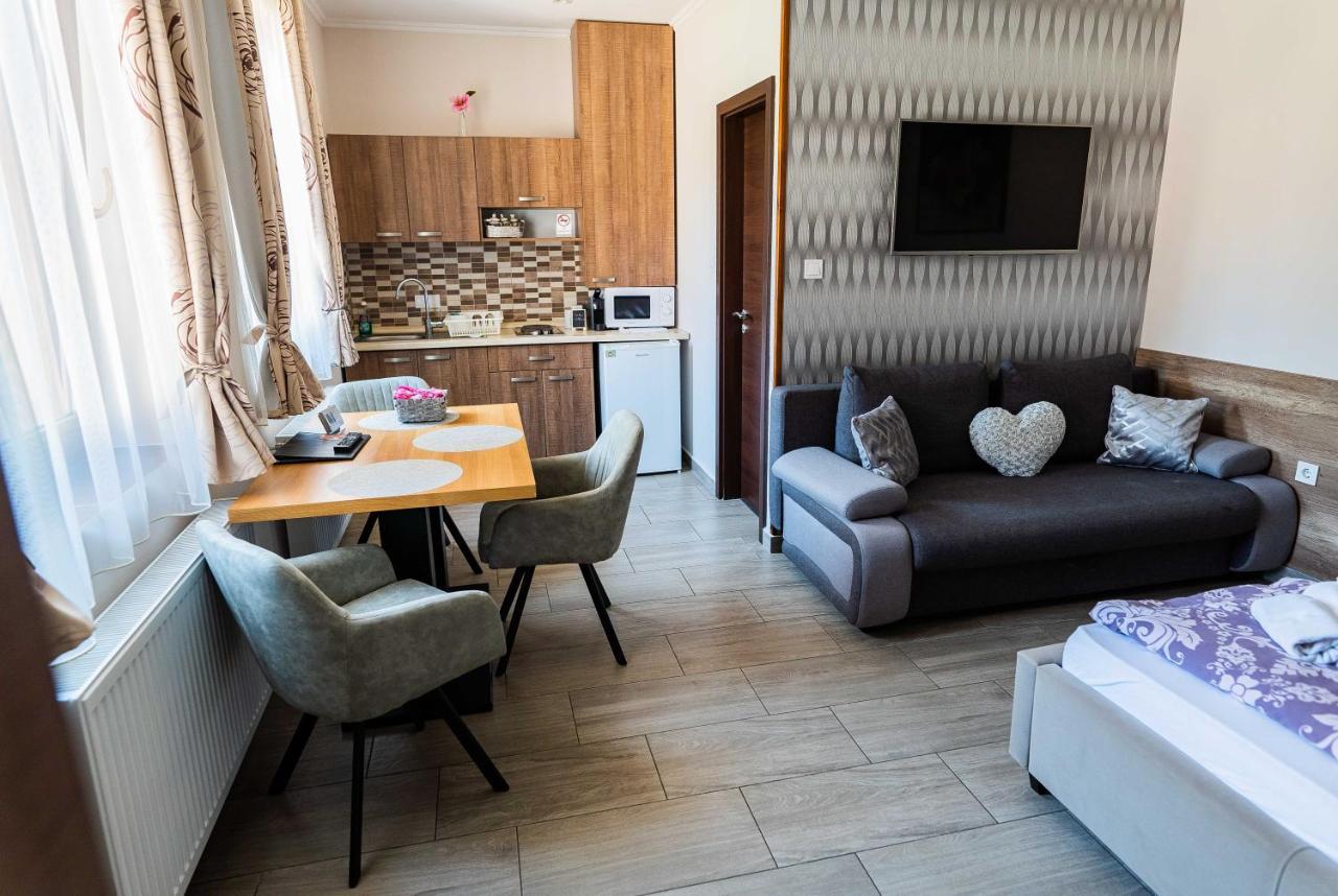 Allium Apartment Makó Esterno foto