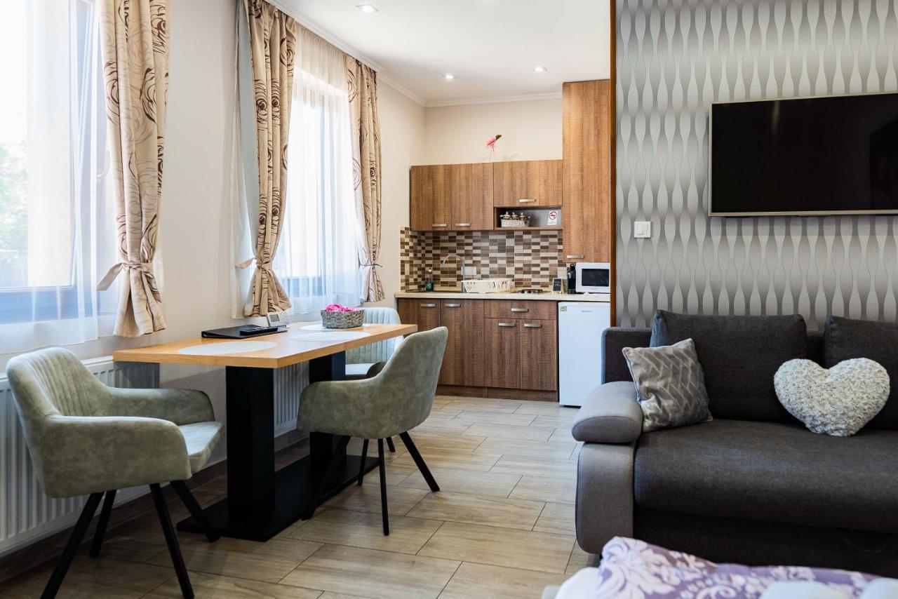 Allium Apartment Makó Esterno foto