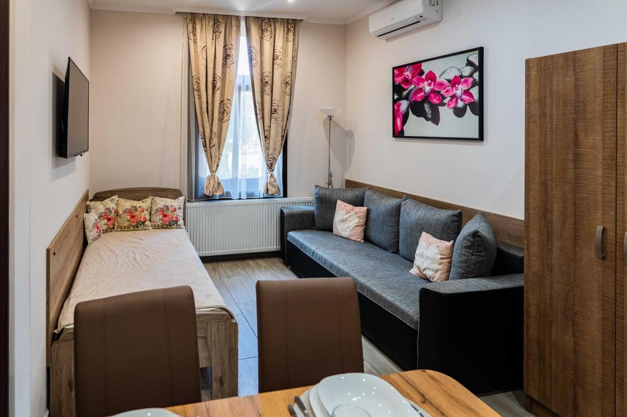 Allium Apartment Makó Esterno foto